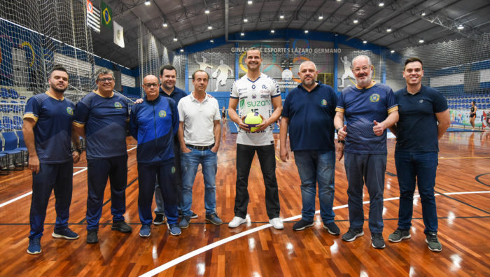 Secretaria de Esportes organiza partida de vôlei em Guararema