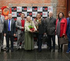 Prefeitura de Suzano prestigia entrega de carteiras a novos advogados da OAB