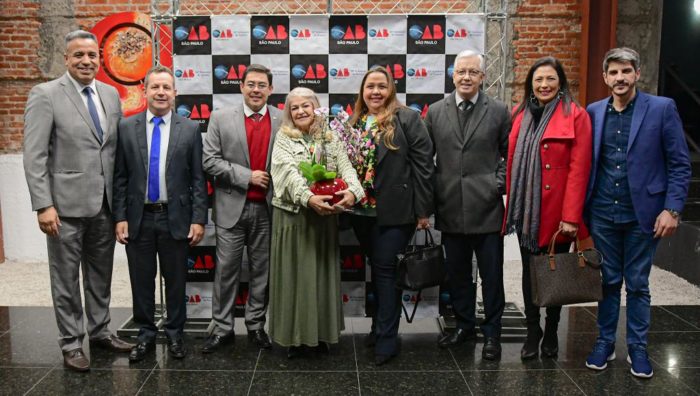 Prefeitura de Suzano prestigia entrega de carteiras a novos advogados da OAB