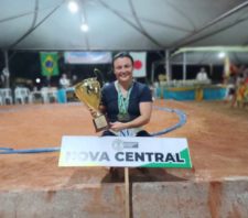 Suzanense Luciana Watanabe conquista 18º título nacional de sumô
