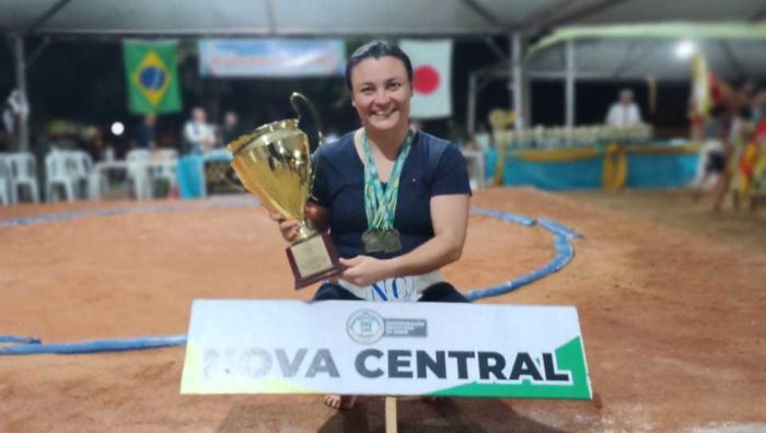 Suzanense Luciana Watanabe conquista 18º título nacional de sumô