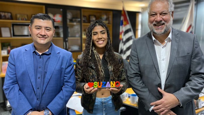 Prefeito parabeniza suzanense que conquistou vaga na final do programa ‘Canta Comigo Teen’