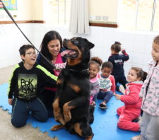 Canil faz apresentação em escola municipal do Boa Vista