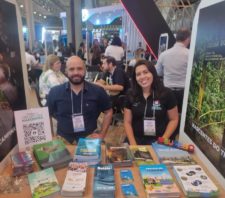 Suzano marca presença em convenção de turismo em Pernambuco