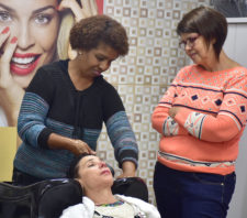 Alunos têm oportunidade no Saspe de se tornarem cabeleireiros