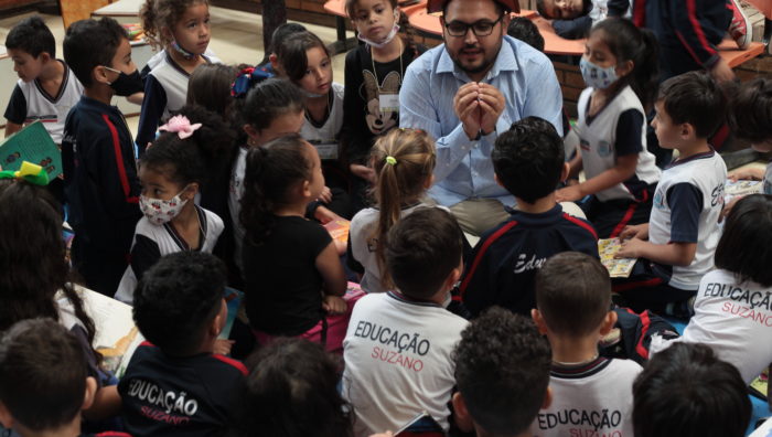 Secretaria promove circuito cultural para 400 alunos de escola Toshio Utiyama