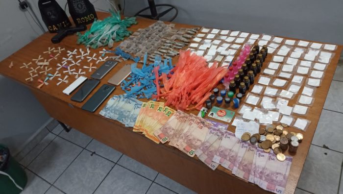 GCM apreende carro furtado e grande quantidade de drogas