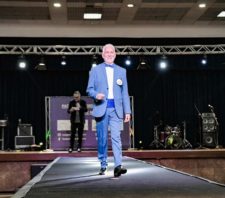 Primeira-dama prestigia suzanenses em concurso de Miss e Mister Melhor Idade em São Paulo