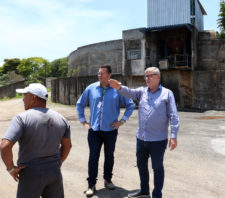 Secretaria de Manutenção recebe visita de representantes de Jacareí