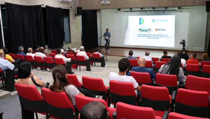 Suzano apresenta avanços do Plano de Drenagem a entidades de classe