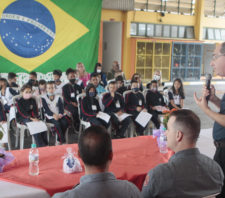 Mais de 140 alunos se formam no programa Bombeiro na Escola