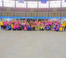 Oficina Corporal encerra atividades no ano com aula de zumba na Arena Suzano