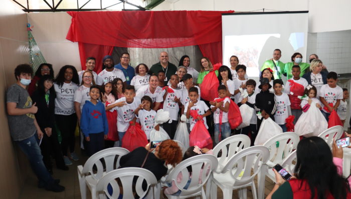 Programa de erradicação do trabalho infantil promove festa com distribuição de presentes