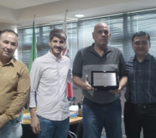 Prefeito agradece servidor pelos 34 anos dedicados a Suzano