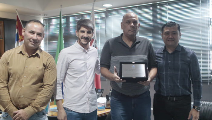 Prefeito agradece servidor pelos 34 anos dedicados a Suzano