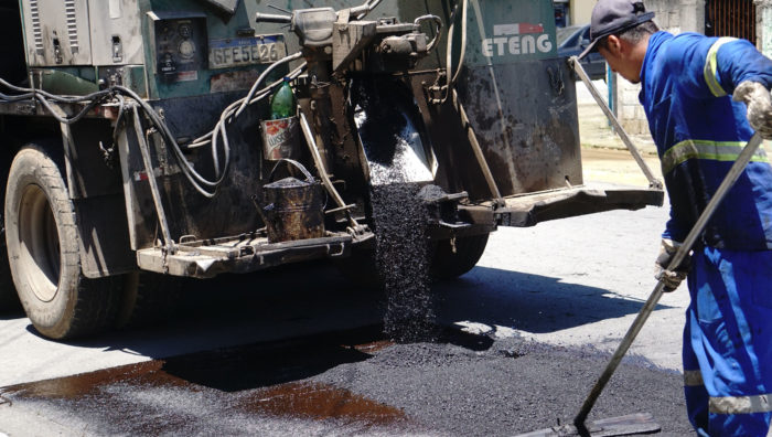 Transporte realiza reparos em 40 vias por mês pela Operação Tapa-Buraco