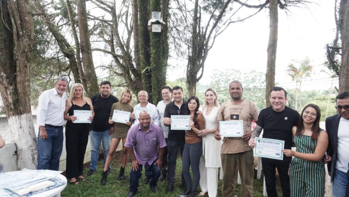 Prefeito prestigia formatura de 65 jovens em cursos profissionalizantes na região norte