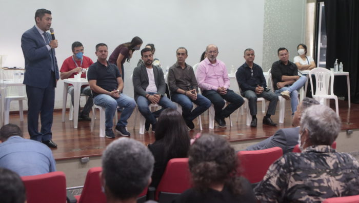Suzano entrega 69 matrículas de regularização fundiária a moradores do Jardim Belém