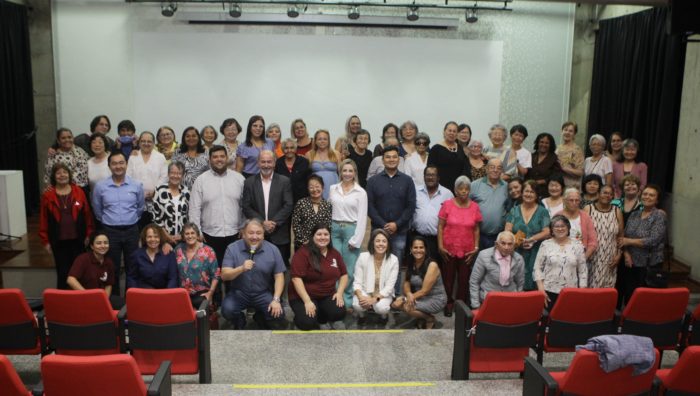 Primeira-dama apresenta palestra em homenagem a monitores do Lian Gong