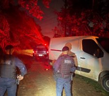 Romu recupera carro, celular e localiza drogas em Suzano
