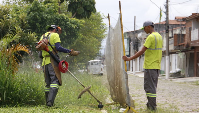 Viveiro Municipal inicia o ano com ações de zeladoria nas praças de Suzano