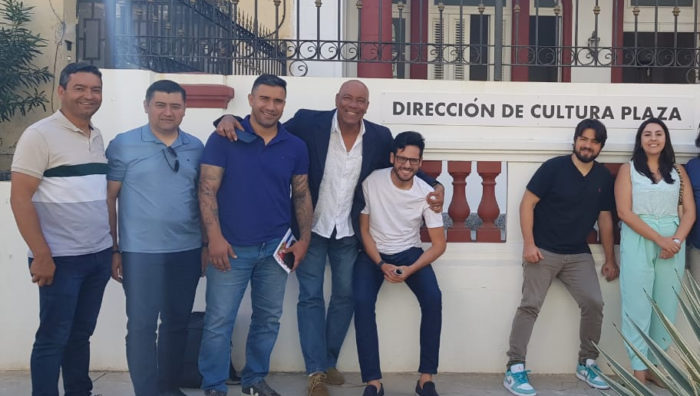 Em 1ª dia de visita a Cuba, prefeito se reúne com diretor de Município de Cultura de Plaza