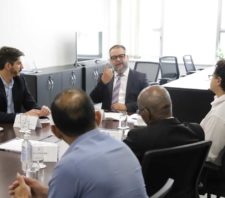 Suzano apresenta demandas ao secretário de Estado de Desenvolvimento Social