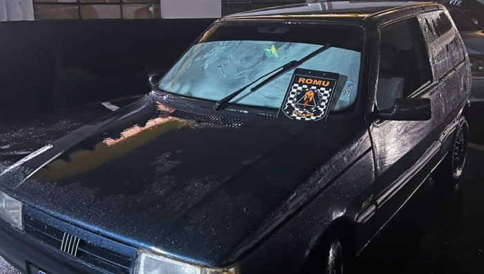 Romu prende suspeito de furto no centro e recupera carro roubado em Palmeiras