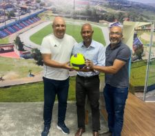 Secretário de Esportes e Lazer recebe vereador de Jacareí no Portelão