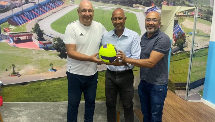 Secretário de Esportes e Lazer recebe vereador de Jacareí no Portelão