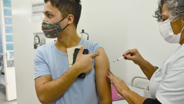 Saúde reforça importância de se vacinar contra febre amarela antes do Carnaval