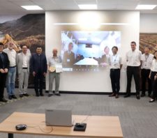 Prefeito prestigia homenagem a um dos idealizadores do tratado de irmandade com Komatsu