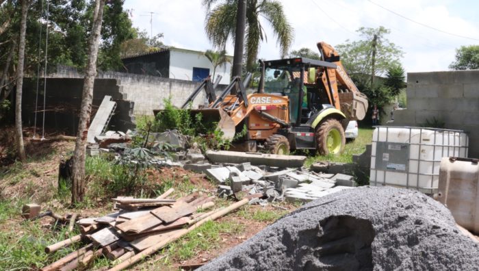 Fiscalização ambiental combate implantação de loteamento clandestino