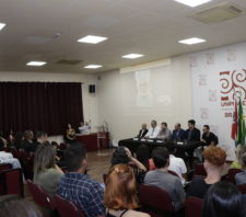 Primeira-dama de Suzano realiza palestra para novos estudantes da UniPiaget