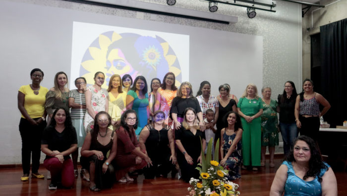 Mulheres são aplaudidas por suas histórias de superação no Cineteatro Wilma Bentivegna