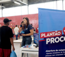 No Dia do Consumidor, Procon municipal presta orientações na Estação Suzano