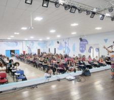 Saspe realiza primeira aula do curso de Massoterapia