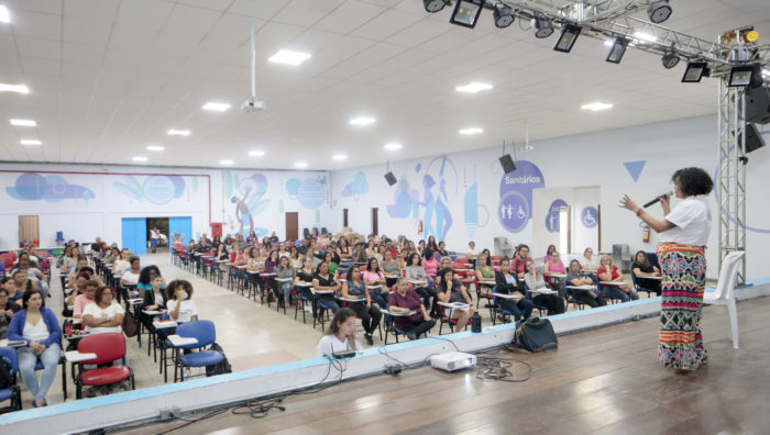 Saspe realiza primeira aula do curso de Massoterapia