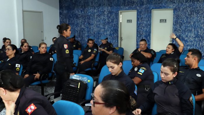 Patrulha Maria da Penha capacita bares e restaurantes em parceria com a ACE