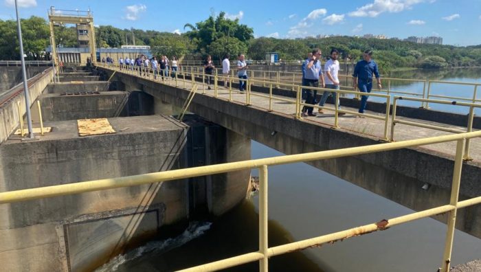 Prefeito de Suzano se reúne com governador e busca desassoreamento do rio Tietê