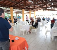 Prefeito de Suzano se reúne com Sindicato dos Metalúrgicos e empresas da cidade