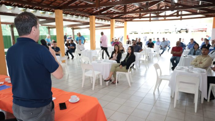 Prefeito de Suzano se reúne com Sindicato dos Metalúrgicos e empresas da cidade