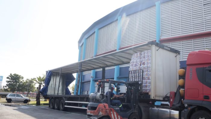Suzano envia três toneladas de alimentos arrecadados em campanha ao litoral norte
