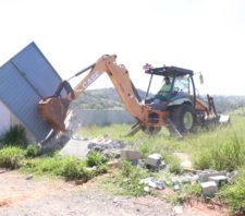 Fiscalização ambiental desfaz condomínio clandestino em área de mananciais