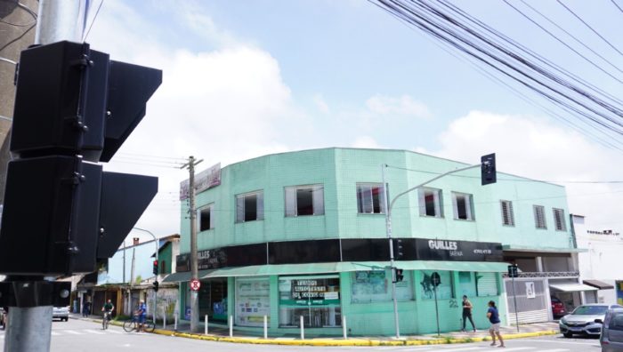 Secretaria de Transporte instala semáforos em cruzamento da Vila Urupês