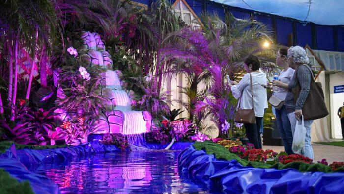 ExpoFlores é aberta na Arena Suzano em grande estilo