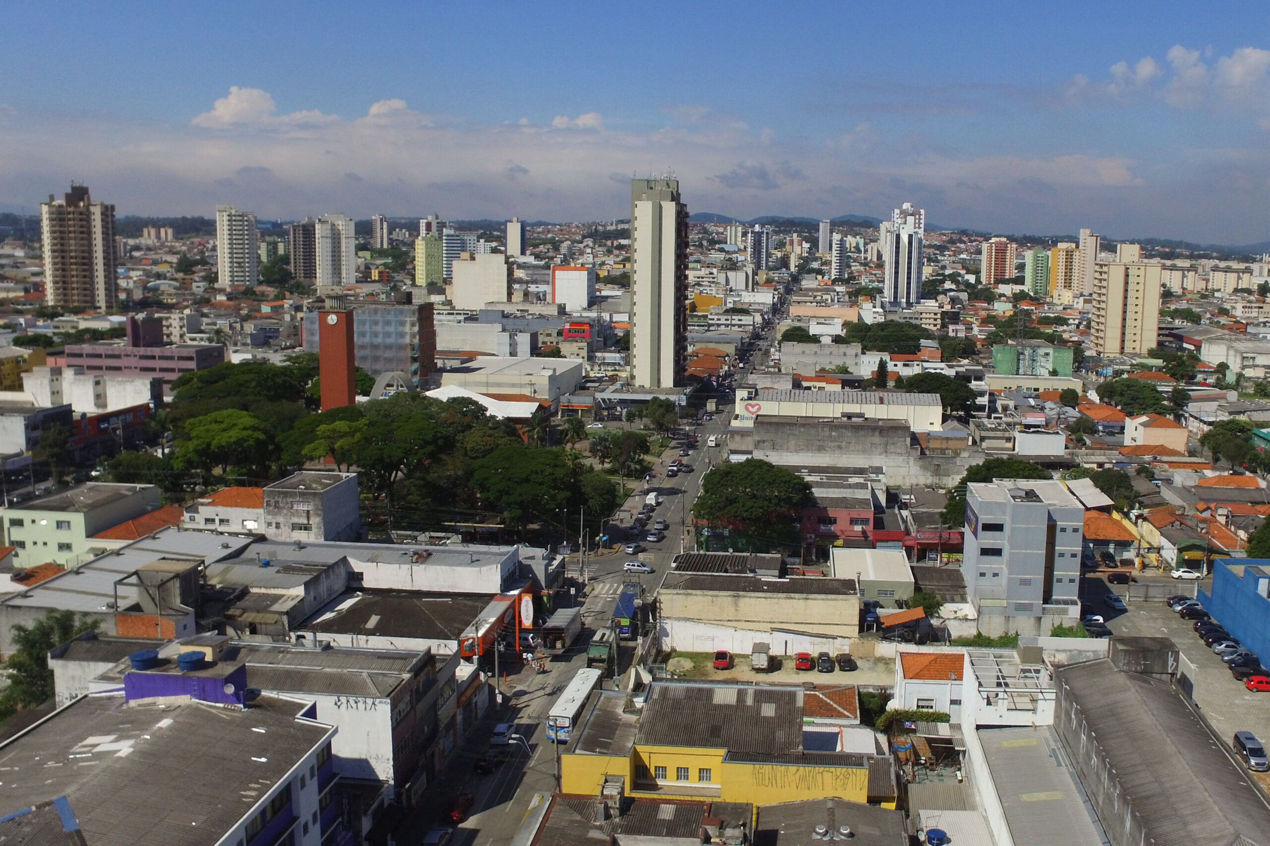 Prefeito de Suzano pede ao DER recapeamento de trecho da SP-66