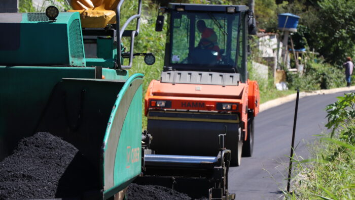 Prefeitura conclui pavimentação de ruas no Parque Samambaia