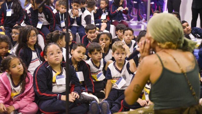 EducaShow valoriza literatura regional ao promover encontros entre leitores e escritores