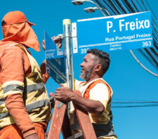 Transporte revitaliza sinalização do centro e substitui placas em dez bairros